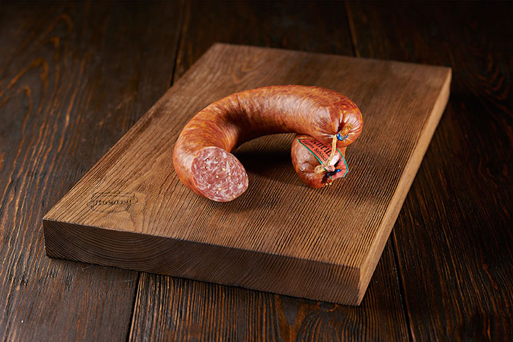 Knackwurstring mit Senfkörnern